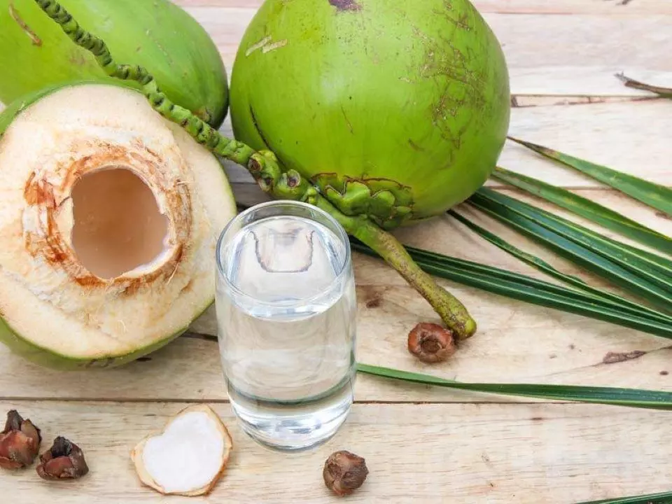 Nước dừa chỉ giúp tăng cường sức khỏe, không giúp bào mòn sỏi mật